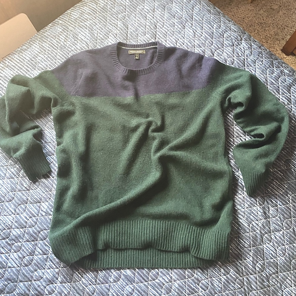 Beautiful Wool Banana Republic Sweater Made with Italian Yarn | Tall | Like New